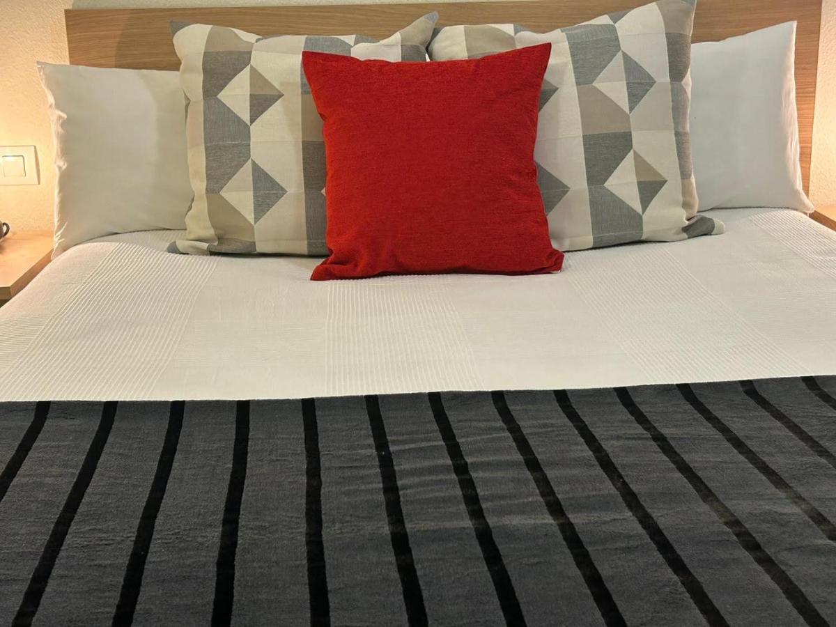 Apartamento Suite Torre Alta Parking Gratis Seville Ngoại thất bức ảnh